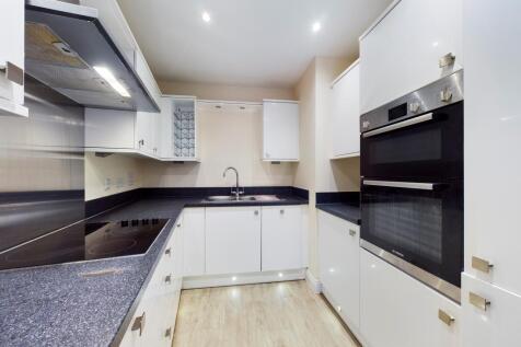 Central Point, Feathers Lane photo 3
