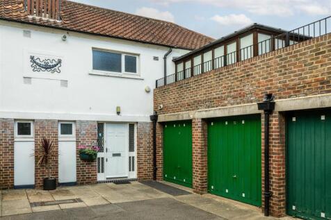 Chiswick Staithe-3.jpg