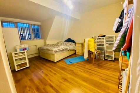 NAREL BEDROOM 1.jpeg