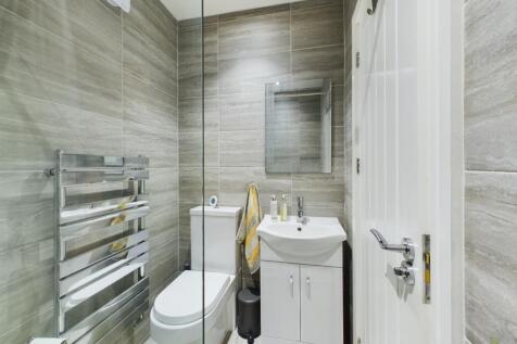 CAM03418G0-PR0049-STILL013