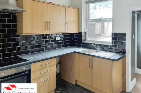 FITTED KITCHEN / DINER
