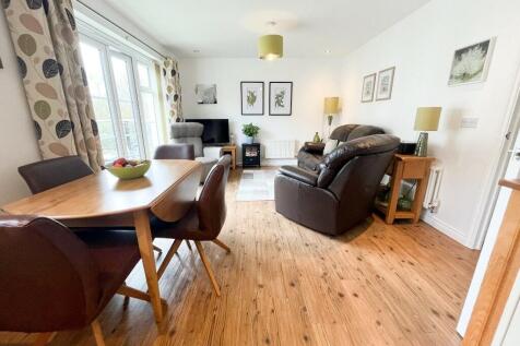 Plaxton Way, Ware, Hertfordshire, SG12 photo 4