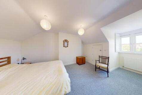 28-Easton-Square-08072024_154553