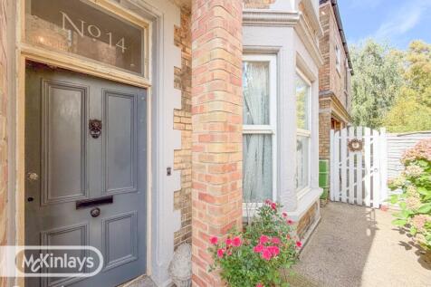 A beautiful garden apartment in Richmond Road