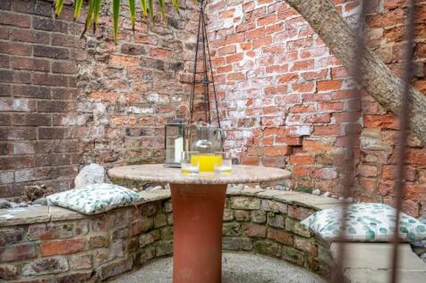 cleveland street-21.jpg