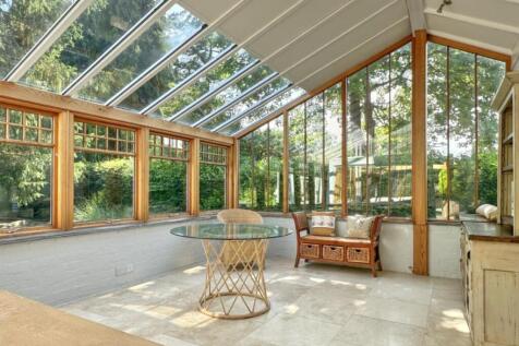 ADJOINING GARDEN ROOM