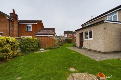 CAM02773G0-PR0206-STILL018