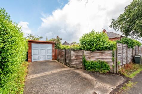Garage/Driveway