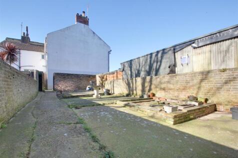 Garden/Front