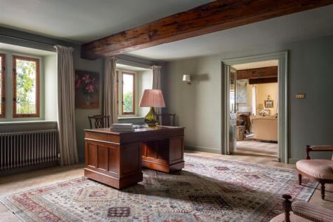 44 - High Barn - GL6 0QA - Web.jpg