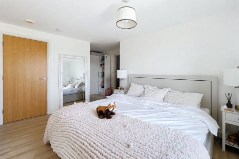 Master Bedroom with King size Bed