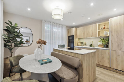 Show Apartment Kitchen/Dining