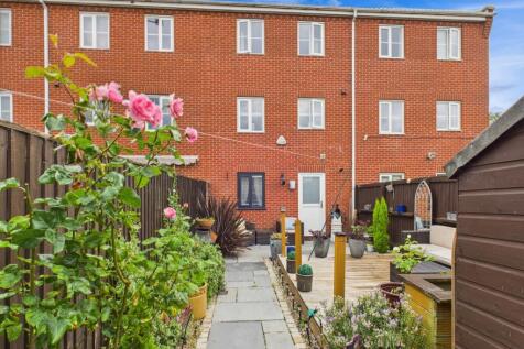 CAM03729G0-PR0088-STILL030