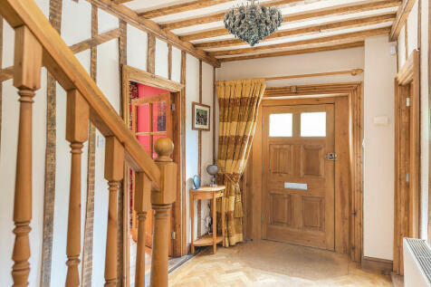 Holly House ph12