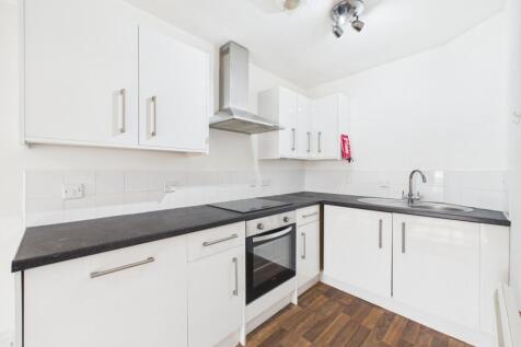 1-bed flat on Flat 2 221 High Street, Cheltenham, £700/mo