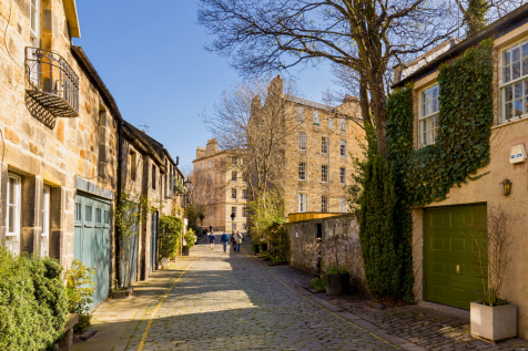 16 Circus Lane