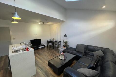 Deyne Avenue, Rusholme, £145pppw photo 4