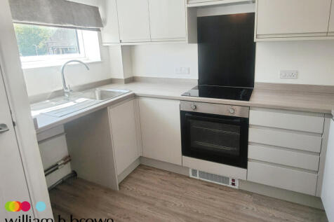Firtree Close, BURY ST. EDMUNDS photo 4