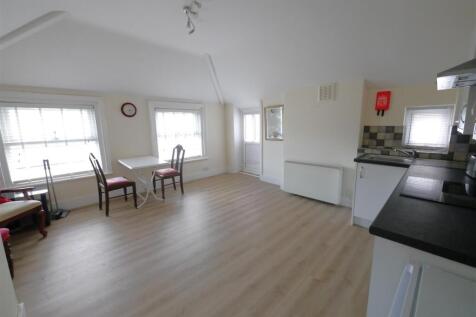 Lounge/Kitchen