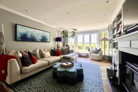 Living Room.jpg