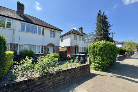 2 Bedroom Maisonette For Sale