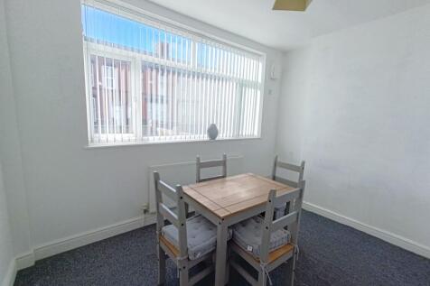 Grove Road, Birkenhead photo 4