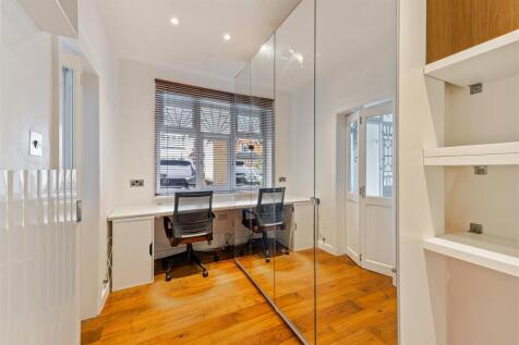 41 Oaklands Avenue, Isleworth TW7-50.jpg