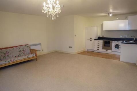 Livingroom 2.jpg