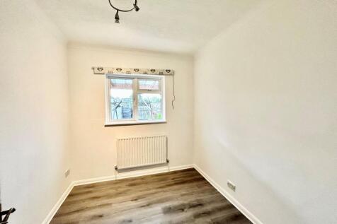 Tees Avenue, Perivale, Greenford, UB6 photo 4