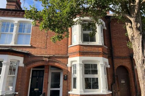 14 Bruce Grove fr...