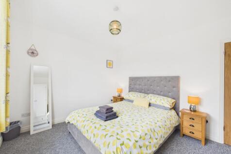 Bedroom: