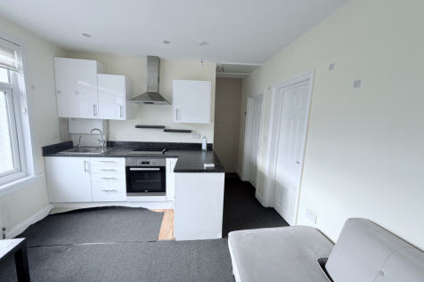 A Well presented 2 Bedroom First Floor Flat