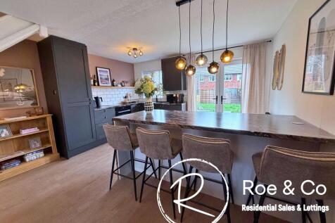 Open plan living/dining/kitchen