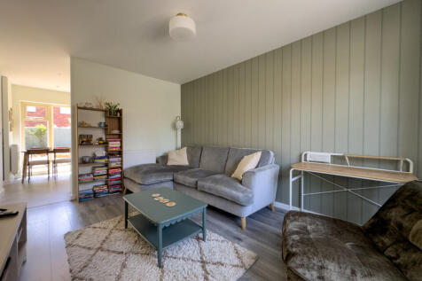 Honeysuckle Crescent, Tewkesbury, GL20 photo 3