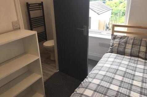 BAck upstairs w ensuite