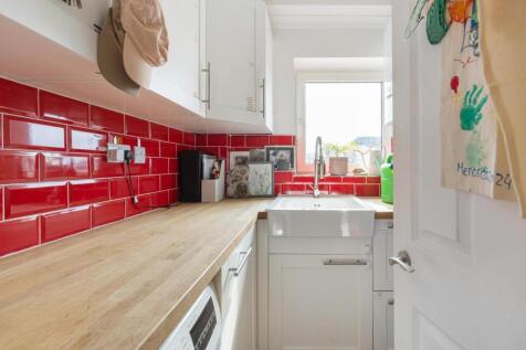 property in Barnard Road, 
Battersea, SW11