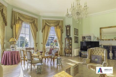Lounge shot 1.jpg