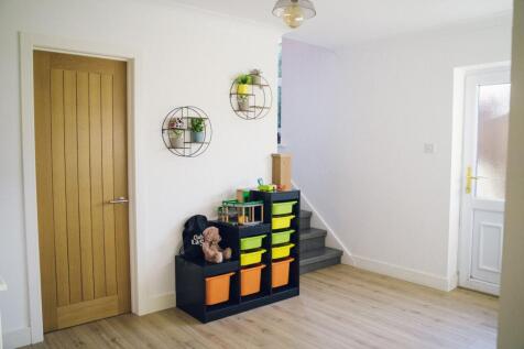 Lawr Llawr / Downstairs Area