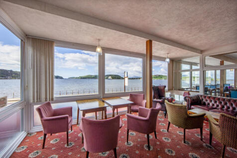 1Z6E7678 entrance lounge