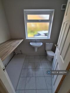 Utility Room/ Bathroom