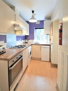 5 BED STUDENT HOUSE SHARE - BROOMHILL photo 2