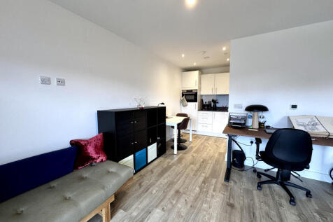 20250923_140803327_iOS