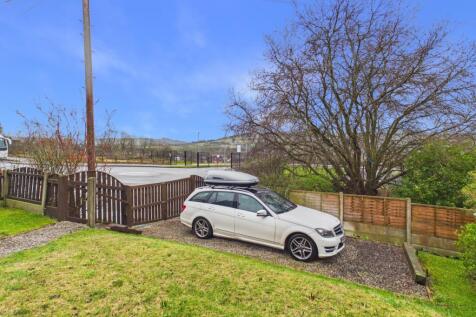 CAM03729G0-PR0240-STILL010