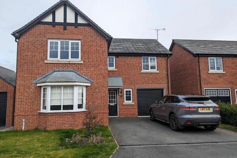 4 Bed detached house in rural location