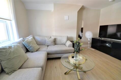 Lounge/Kitchen