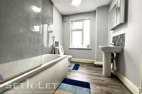 31 Chartley Road, LE31AB - Sale 11.jpg