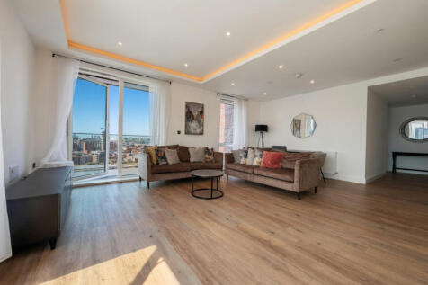 Open Plan Living Room / Kitchen