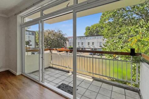 Lounge.Balcony.jpg