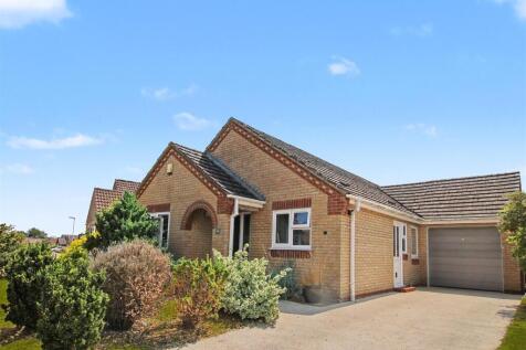 18 Beechers Way front .JPG