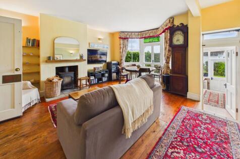 Sitting/living room
